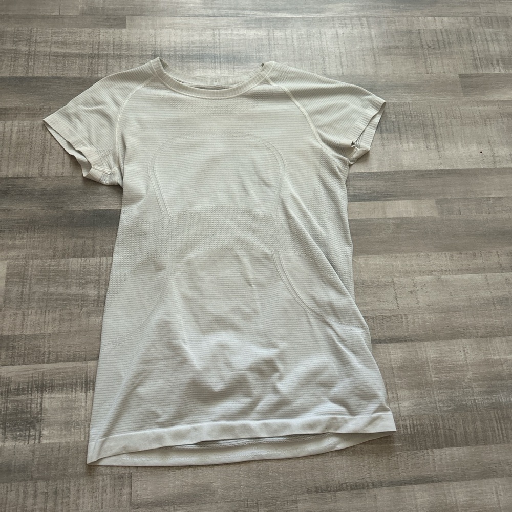 Women's White Lululemon Short Sleeve Top